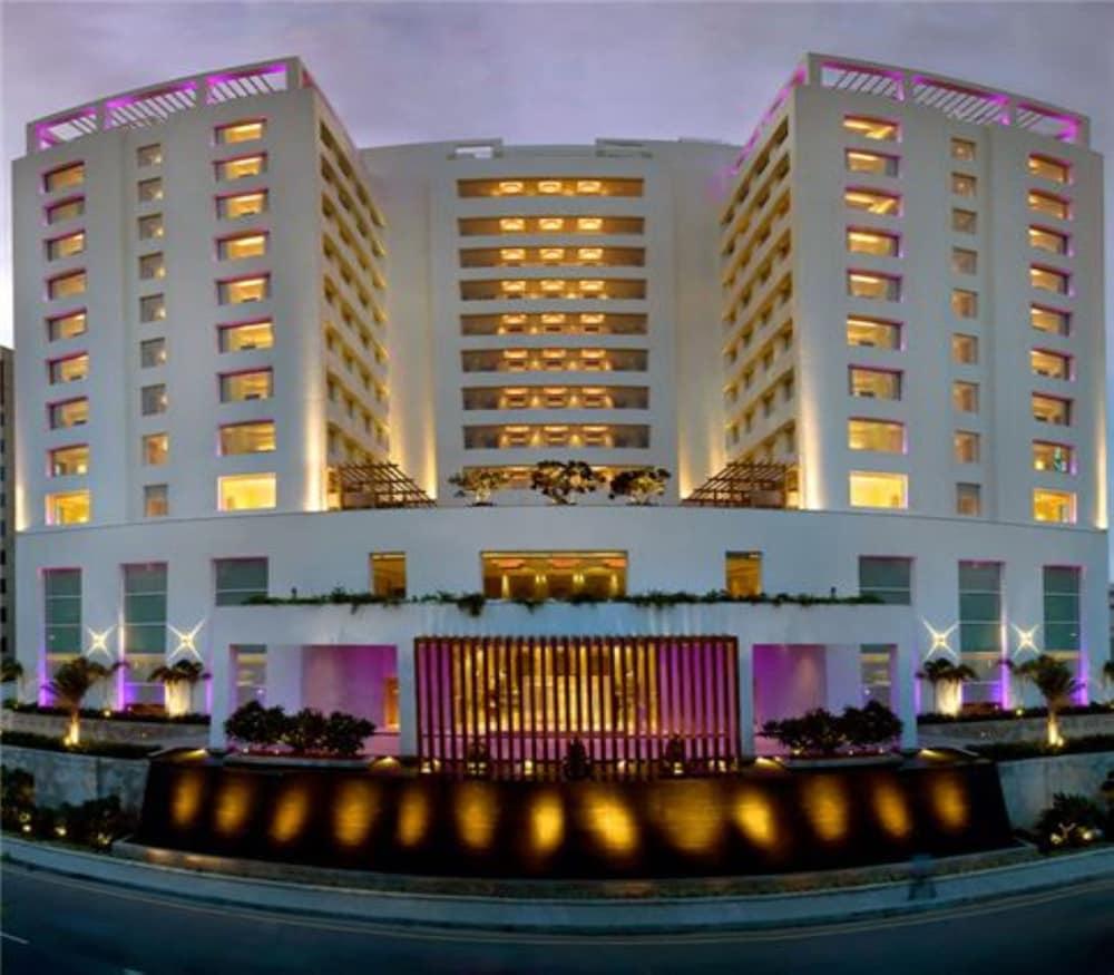 The Raintree, Anna Salai Hotel Chennai Bagian luar foto